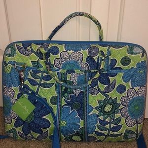 Vera Bradley Laptop bag. Doodle daisy print.